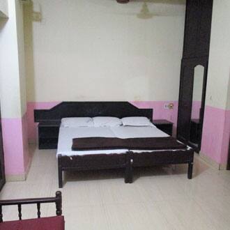 Govind Deluxe Lodge, Guruvayoor 4